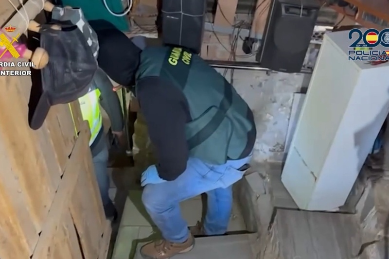 Desmantelada una organización criminal dedicada al tráfico de armas de guerra que contaba con una galería de tiro subterránea