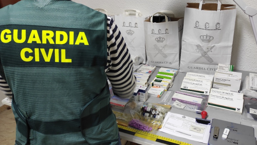 Detenidas 22 personas por vender ilegalmente medicamentos por internet