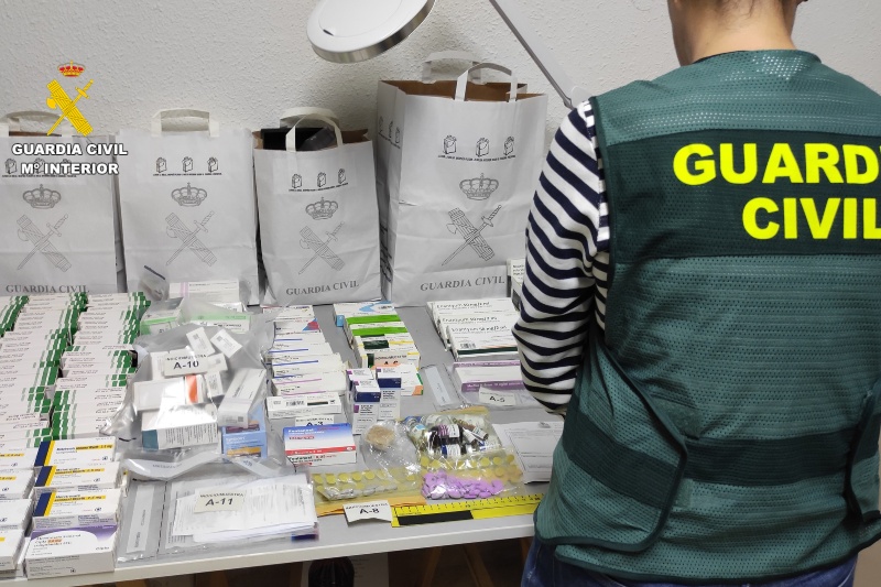 Detenidas 22 personas por vender ilegalmente medicamentos por internet