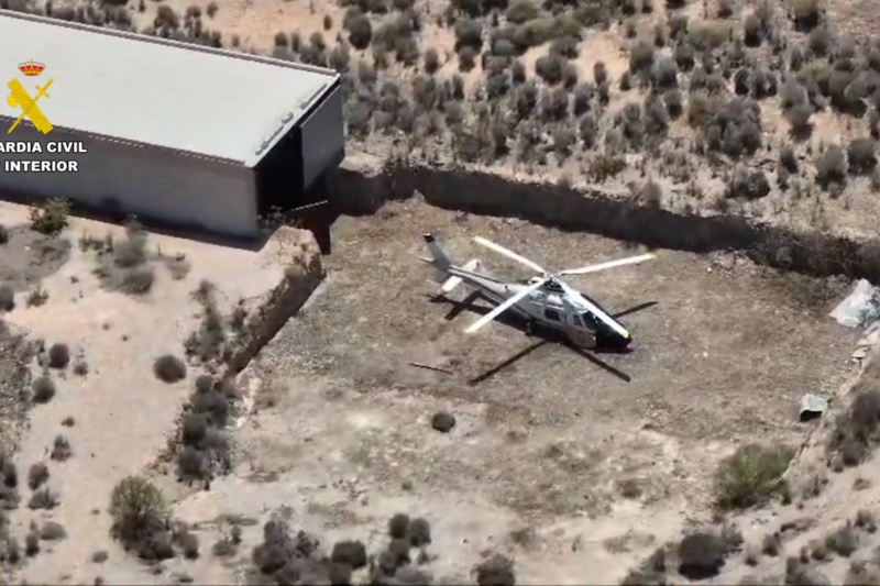 Detenidas seis personas por introducir hachís desde Marruecos utilizando helicópteros Detenidas seis personas por introducir hachís desde Marruecos utilizando helicópteros