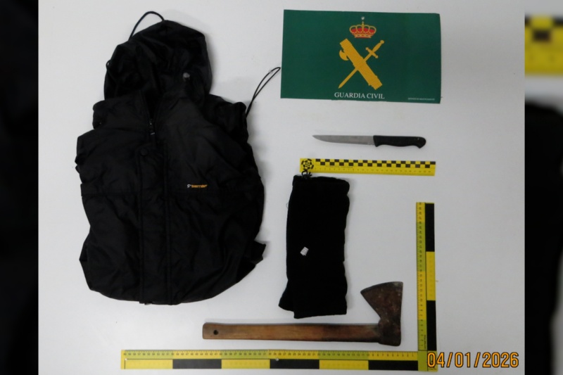 Detenido un hombre por atracar un comercio en Tíjola (Almería) a golpes con un hacha Detenido un hombre por atracar un comercio en Tíjola (Almería) a golpes con un hacha