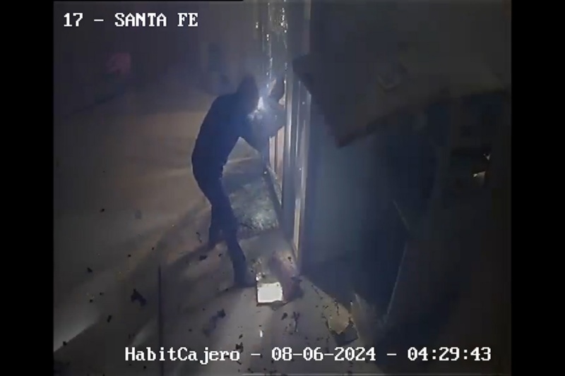 Desarticulado un grupo criminal por perpetrar dos robos con explosivos en cajeros en Granada