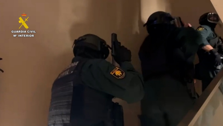 Desarticulada en Barcelona una trama que combinaba estafas amorosas y falsas inversiones inmobiliarias