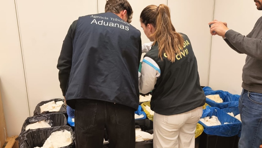 Intervenidos en Madrid 625 kilos de metanfetamina mezclada en un envío de aceite de coco procedente de México