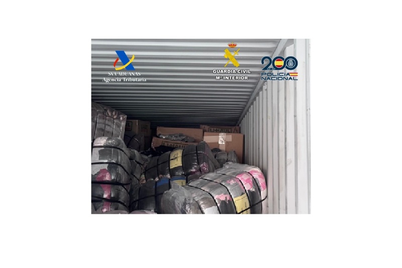 Ropa donde venía la Marihuana Intervenida en el puerto de Valencia procedente de Canadá en un contenedor