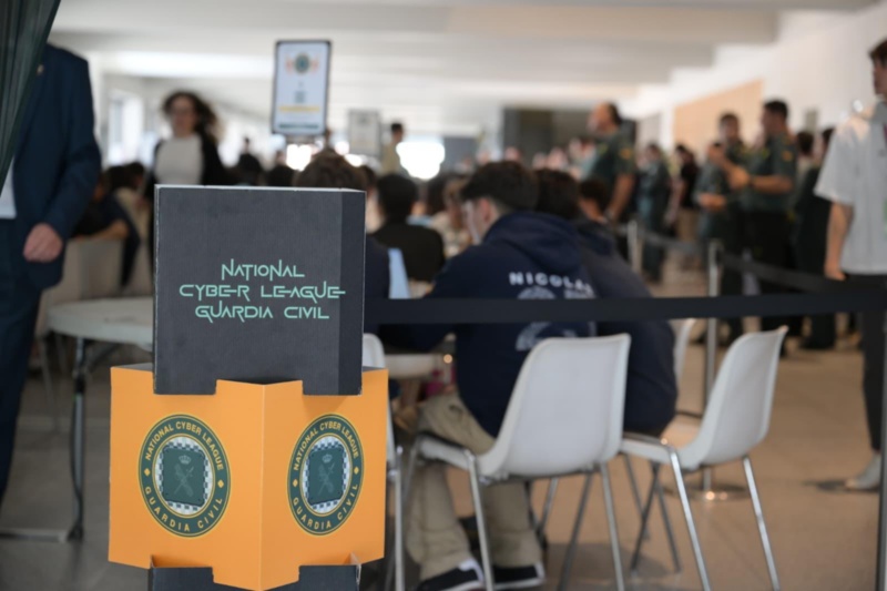 Sala con participantes de la ciber league