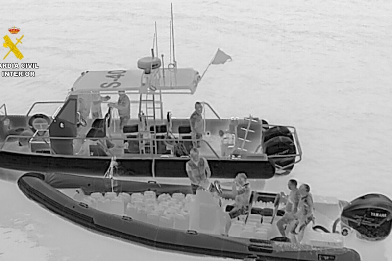 Dos embarcaciones en el mar