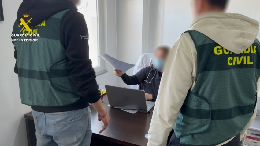 Dos mujeres detenidas por realizar tratamientos médicos sin titulación y poner en riesgo la salud de pacientes en Alicante