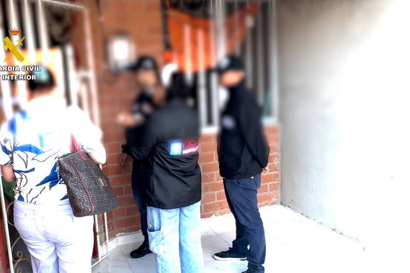 Agentes del Equipo de Homicidios de la Unidad Orgánica de Policía Judicial de la Comandancia de Cádiz y autoridades colombianas Agentes del Equipo de Homicidios de la Unidad Orgánica de Policía Judicial de la Comandancia de Cádiz y autoridades colombianas