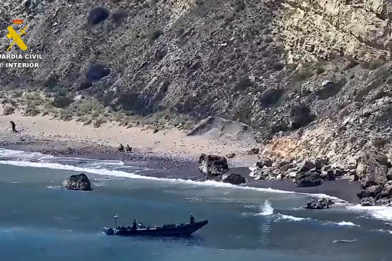 Vista de zodiac en la playa