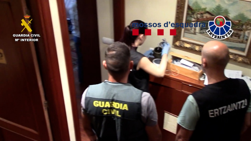 Detenido un miembro muy activo de la red 764 en España, una organización extremista especializada en la captación y explotación de menores a través de...