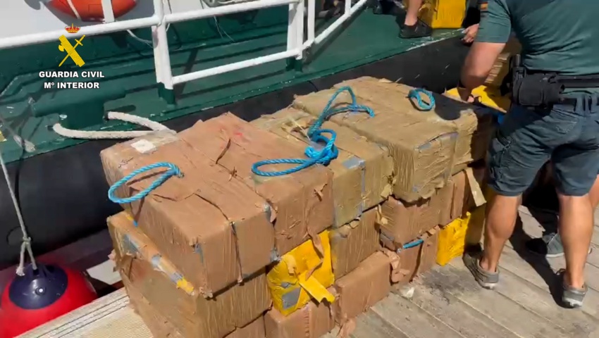 La Guardia Civil interviene más de 800 kilos de cocaína en Punta Umbría (Huelva)