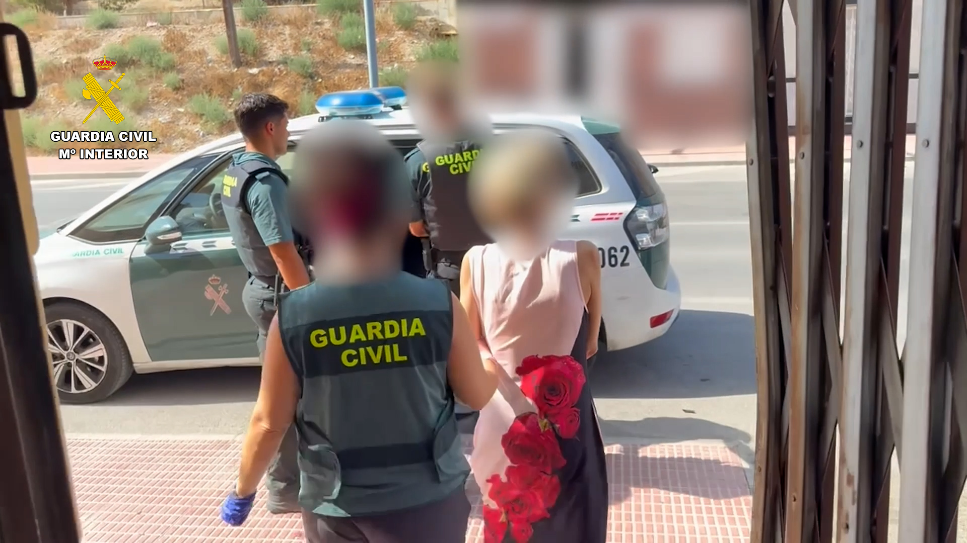 Guardias civiles con detenidos