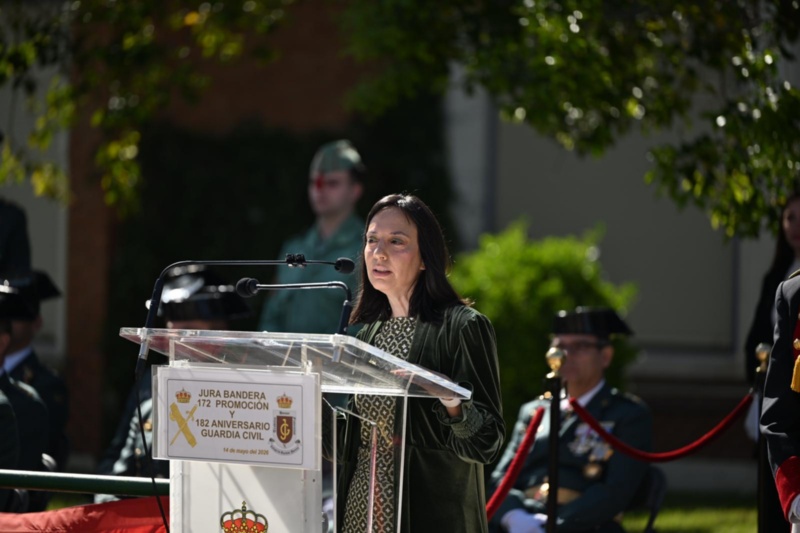 La directora general, Mercedes González, durante el acto de jura de bandera de la 172ª promoción de guardias jóvenes en el Colegio Duque de Ahumada de Valdemorov La directora general, Mercedes González, durante el acto de jura de bandera de la 172ª promoción de guardias jóvenes en el Colegio Duque de Ahumada de Valdemorov