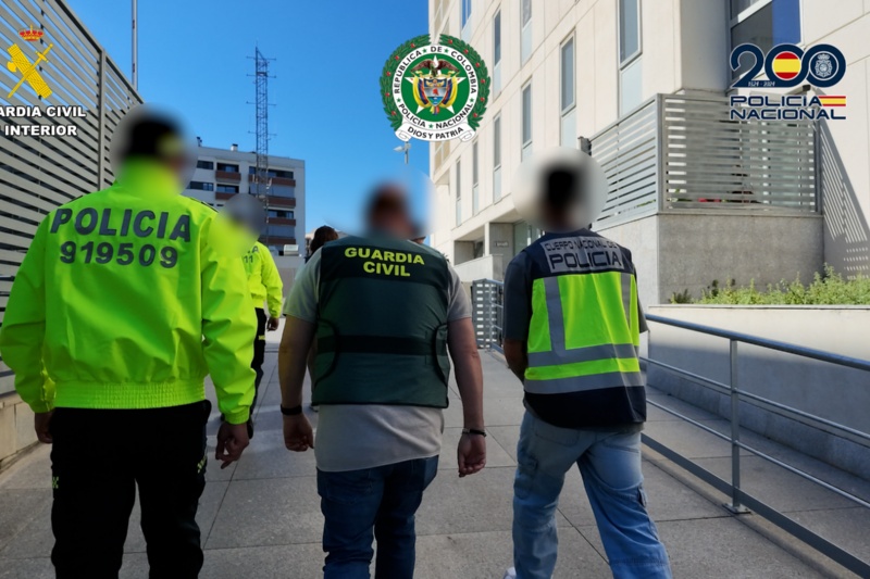 Agentes de diferentes cuerpos policiales que han participado en la operación