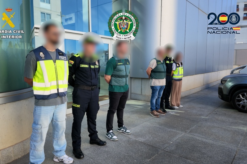 Agentes de diferentes cuerpos policiales que han participado en la operación