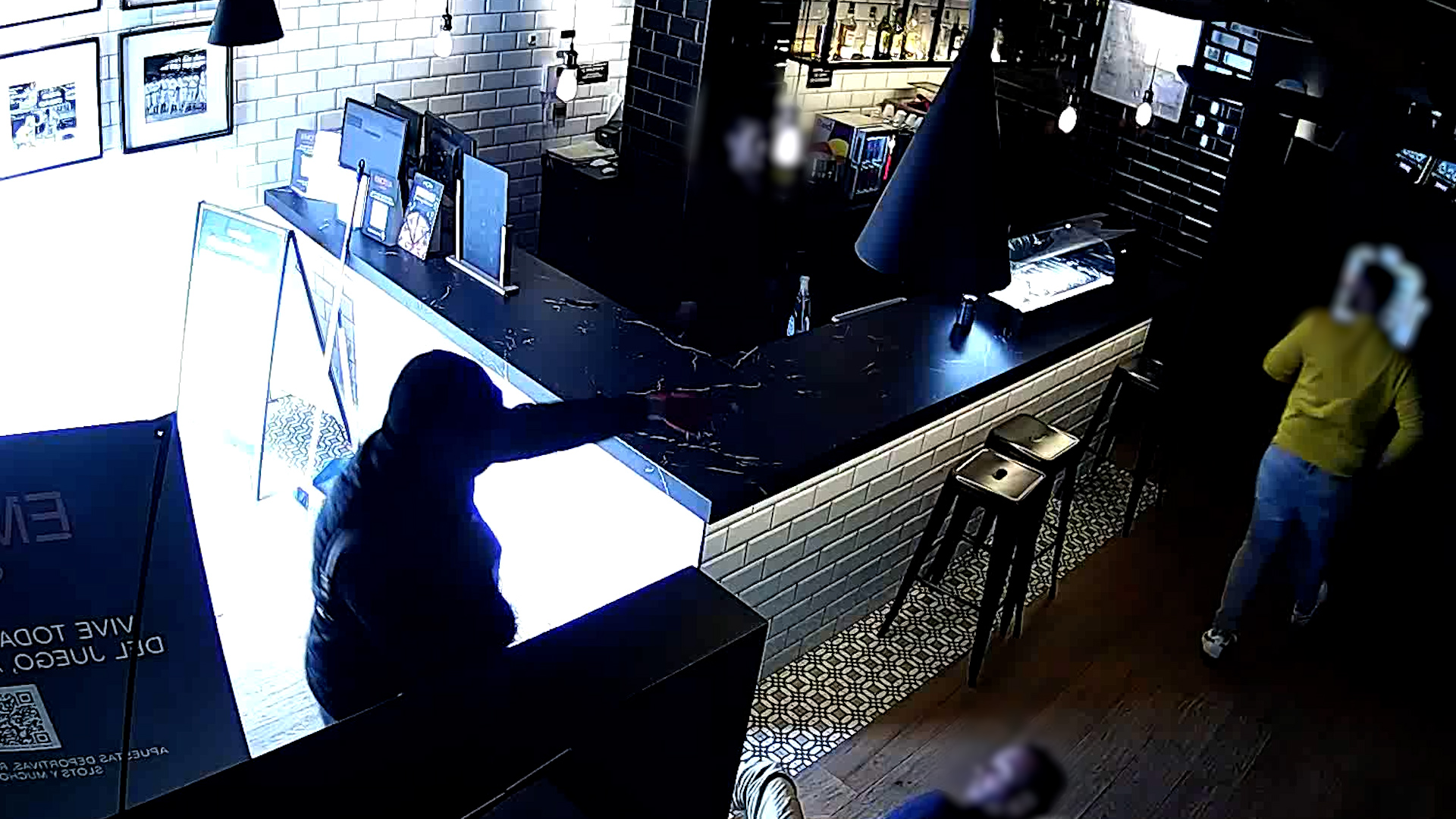Detenido un hombre que empuñando un cuchillo y un martillo intentó robar un local de apuestas en Náquera (Valencia)