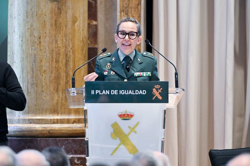 Teniente Coronel de la Guardia Civil presentando el II Plan de Igualdad de la Guardia Civil