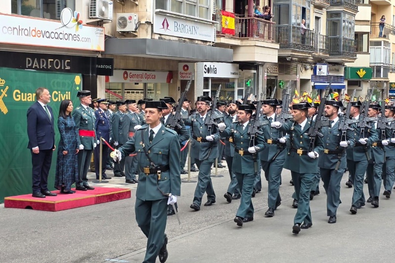 29-09-25_Izado_Bandera_01