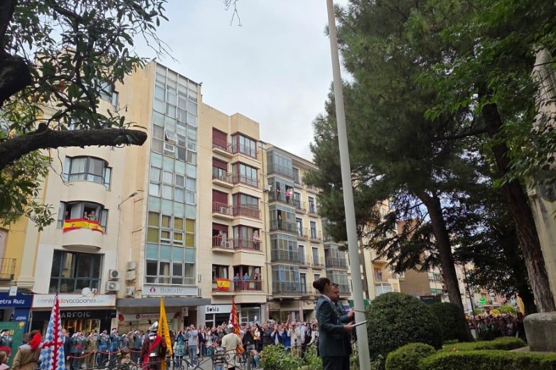 29-09-25_Izado_Bandera_03