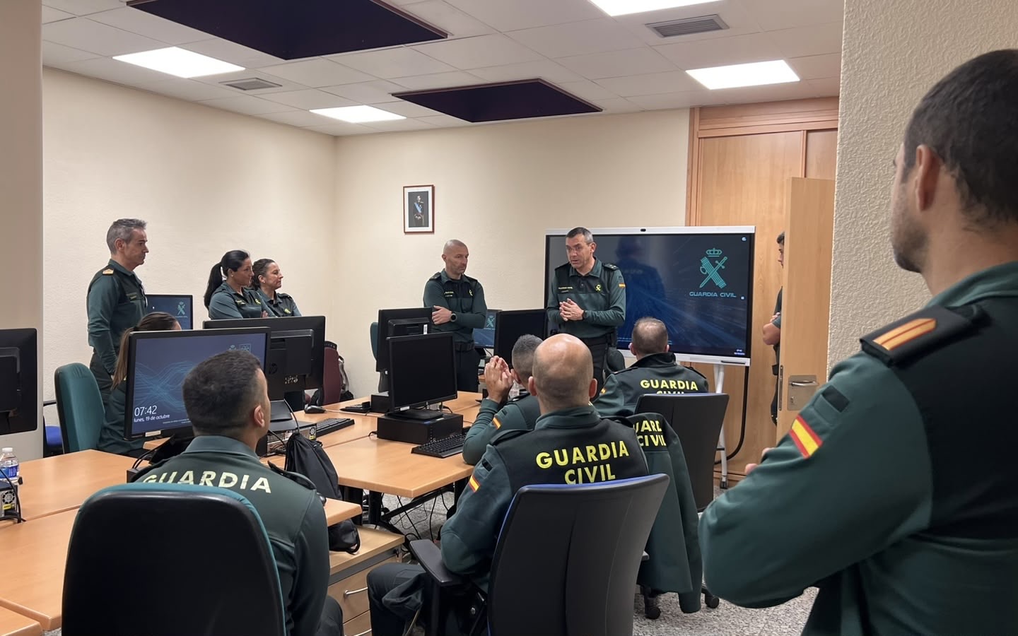 Barakaldo da la bienvenida al primer Ciberpuesto de la Guardia Civil