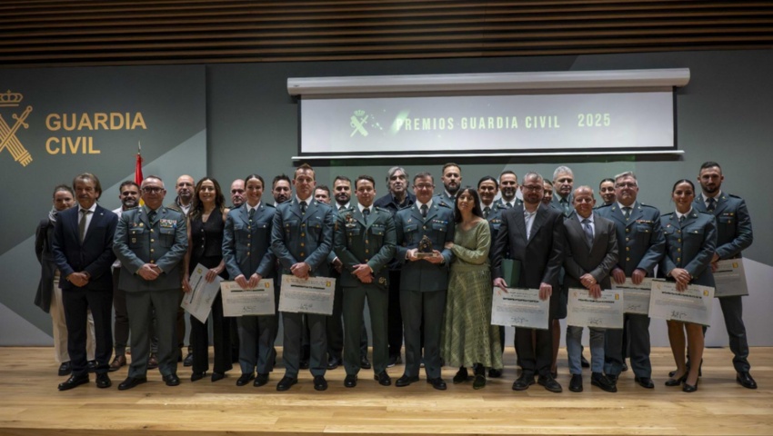 La directora general, Mercedes González, preside la entrega de los premios Guardia Civil 2025