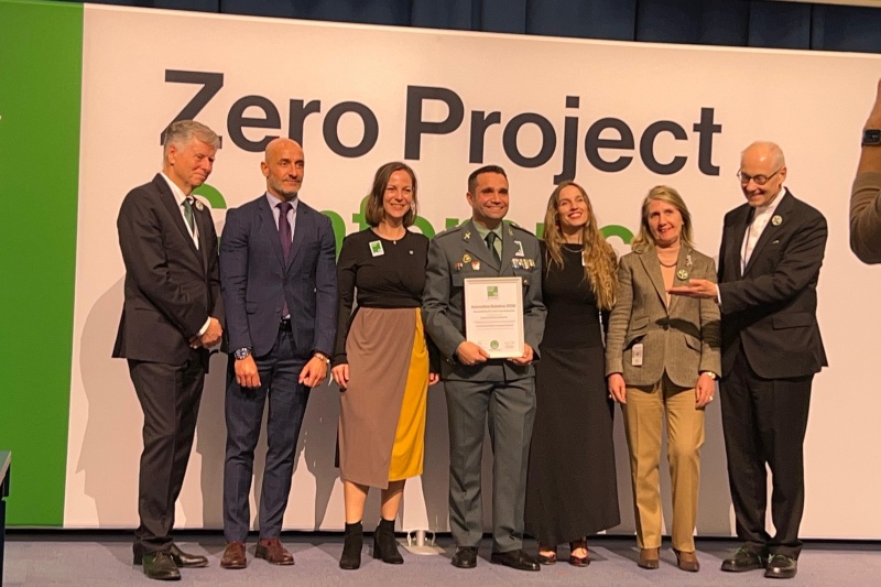 La Guardia Civil y Fundación ONCE, premiadas en la conferencia internacional Zero Project por su guía comunicativa de pictogramas