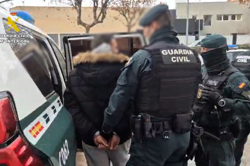 La Guardia Civil detiene a una persona por el homicidio de un vecino de la localidad de Cebolla (Toledo) La Guardia Civil detiene a una persona por el homicidio de un vecino de la localidad de Cebolla (Toledo)