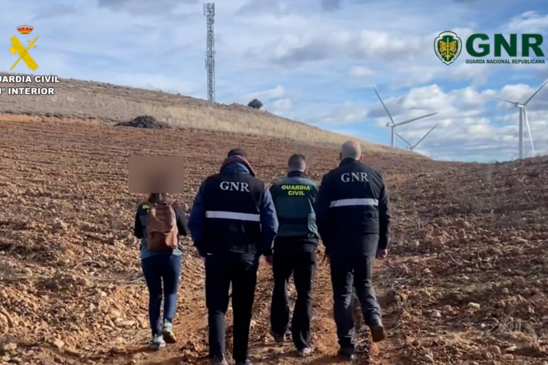 Agentes en una explotación agrícola