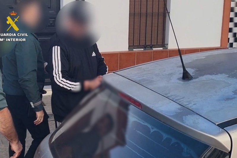 Detenido un hombre por instalar una cámara oculta en el dormitorio de una vivienda en Pilas, Sevilla