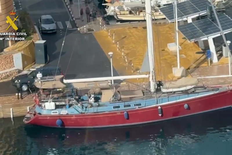 Detenidas 17 personas por favorecimiento de migración irregular y contrabando en las costas de Almería