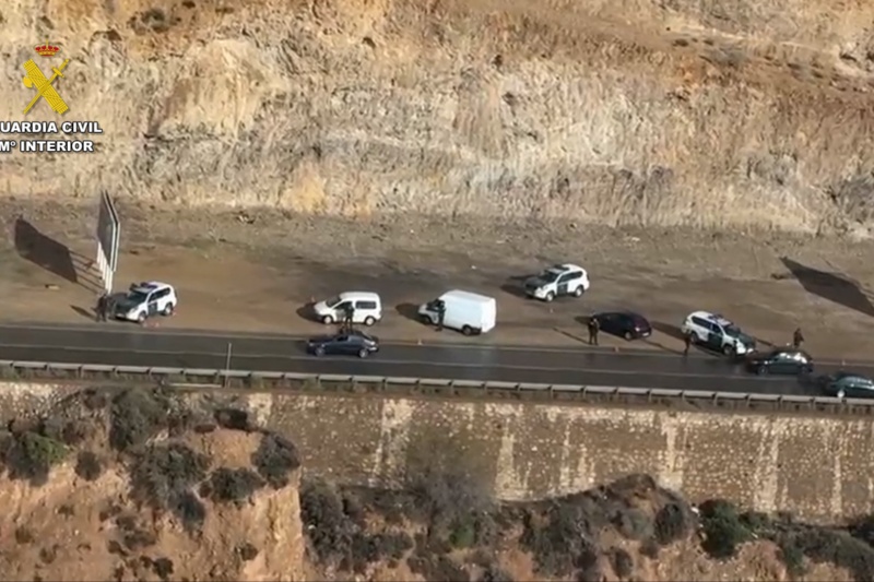 Detenidas 17 personas por favorecimiento de migración irregular y contrabando en las costas de Almería