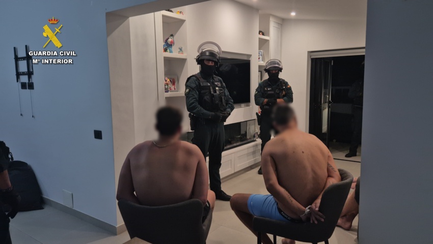 Intervenidas 13 toneladas de “gas de la risa” en el Sur de Tenerife