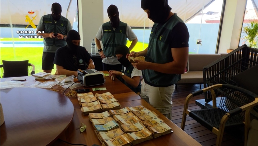 Desarticulada una red que blanqueaba capitales procedentes del narcotráfico con locales de ocio nocturno en Sevilla y Cádiz
