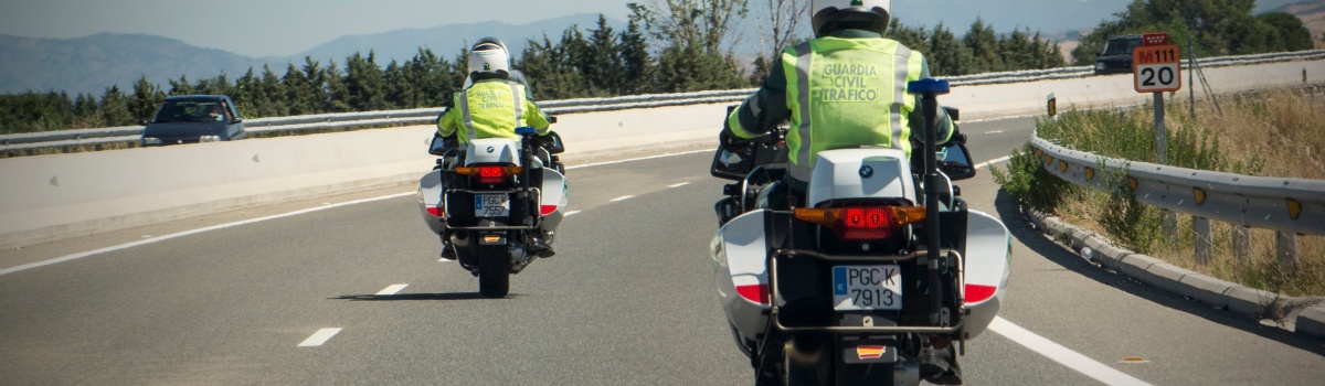 Motoristas de la Guardia Civil