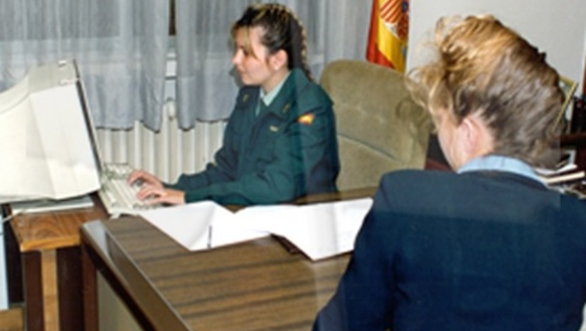 21 de enero. Creación de los Equipos Mujer-Menor, unidades especializadas en la atención a las víctimas de violencia de género
