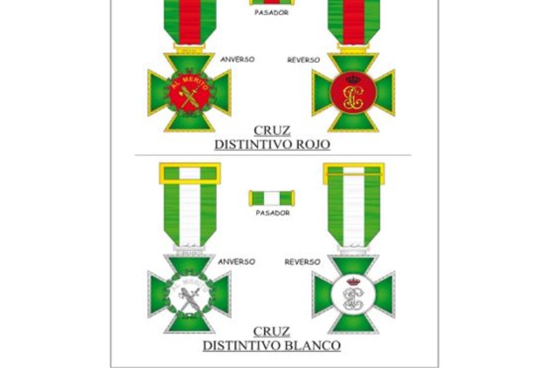Orden del Mérito de la Guardia Civil, en sus categorías cruz con distintivo rojo y cruz con distintivo blanco (anverso, reverso y pasador). Fuente: Boletín Oficial de la Guardia Civil.
