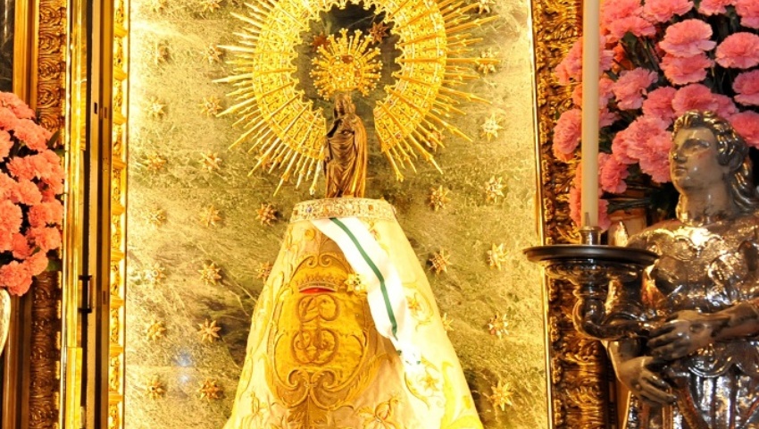 27 de septiembre de 2012. Concesión de la Gran Cruz del Mérito de la Guardia Civil a la Virgen del Pilar, Patrona del Cuerpo
