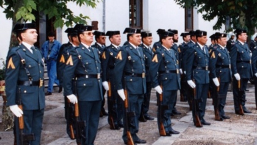 14 de diciembre de 1983. Distintivo de consideración de suboficial