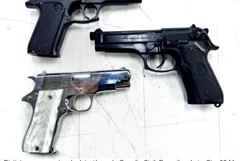 Distintas armas cortas de dotación en la Guardia Civil. De arriba abajo: Star 30-M, Beretta 92FS y Star BM. Fuente: Servicio de Armamento y Equipamiento Policial. Guardia Civil.
