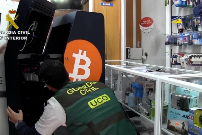 26 de marzo de 2019. Primera aprehensión en España de cajeros de criptodivisas