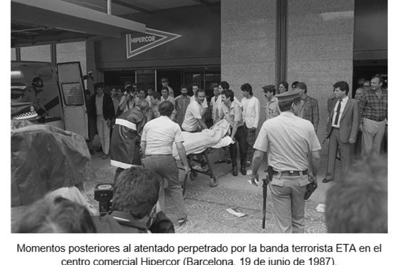 Momentos posteriores al atentado perpetrado por la banda terrorista ETA en el centro comercial Hipercor (Barcelona, 19 de junio de 1987). Fuente: Fotografías publicadas en los medios de comunicación social de la época.