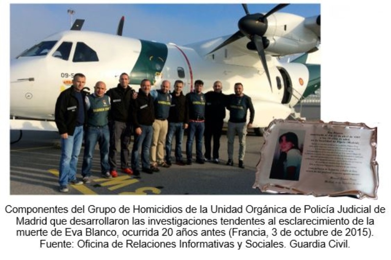 Componentes del Grupo de Homicidios de la Unidad Orgánica de Policía Judicial de Madrid que desarrollaron las investigaciones tendentes al esclarecimiento de la muerte de Eva Blanco, ocurrida 20 años antes (Francia, 3 de octubre de 2015). Fuente: Oficina de Relaciones Informativas y Sociales. Guardia Civil.