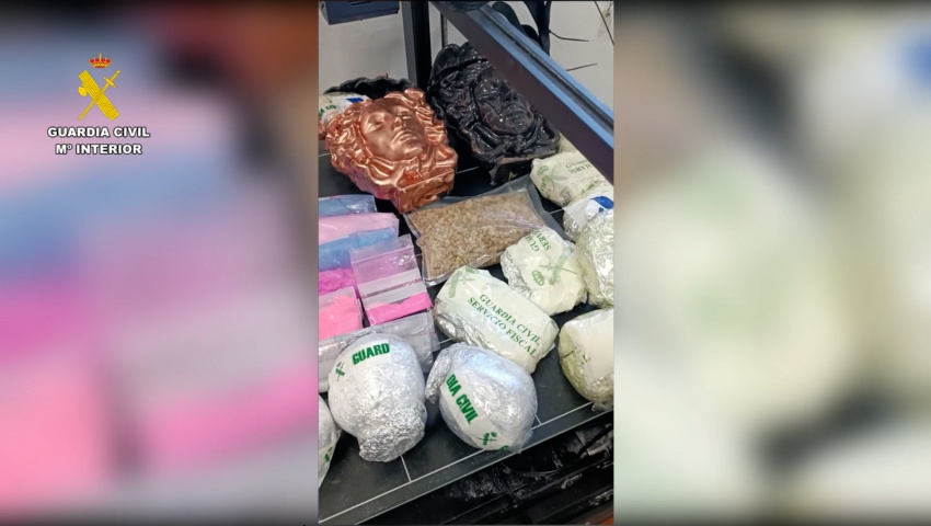 La Guardia Civil detiene a 40 personas en Sevilla por enviar droga a través de servicios de mensajería