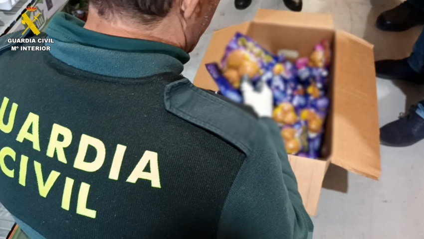 La Guardia Civil interviene en Valencia diez toneladas de alimentos no aptos para la comercialización