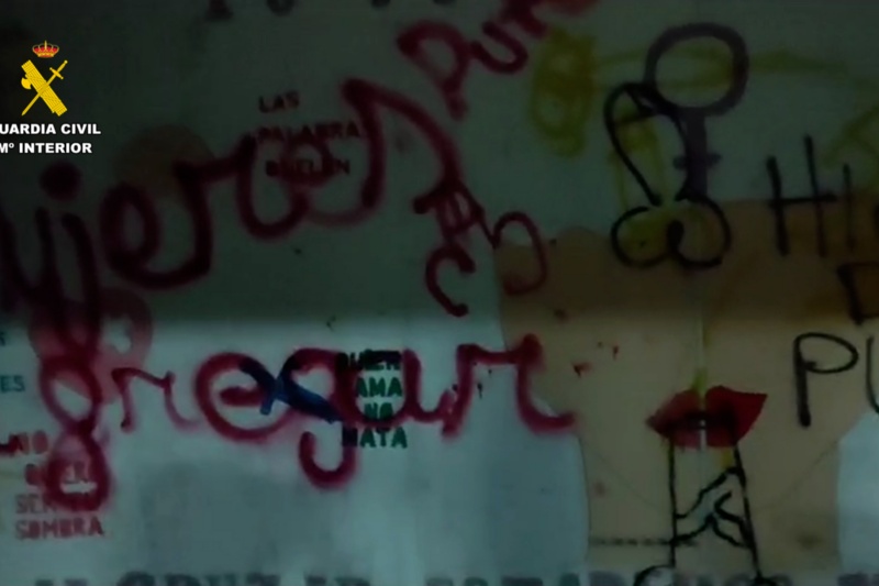 Siete personas detenidas por realizar pintadas machistas y homófobas en un instituto en Toledo