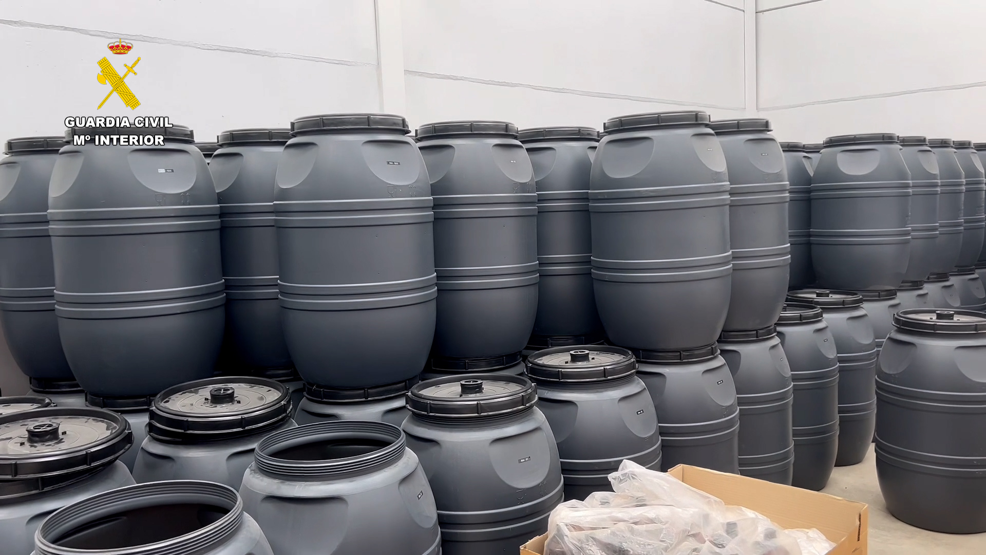 La Guardia Civil desmantela en Málaga un laboratorio clandestino dedicado a fabricar productos con alto contenido en CBD