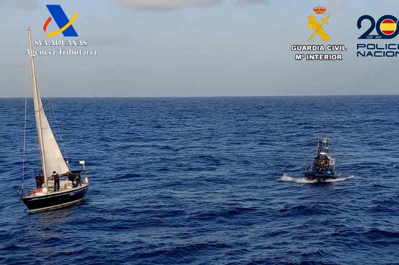 Interceptado un velero en aguas al oeste de Canarias que transportaba 200 kilos de cocaína