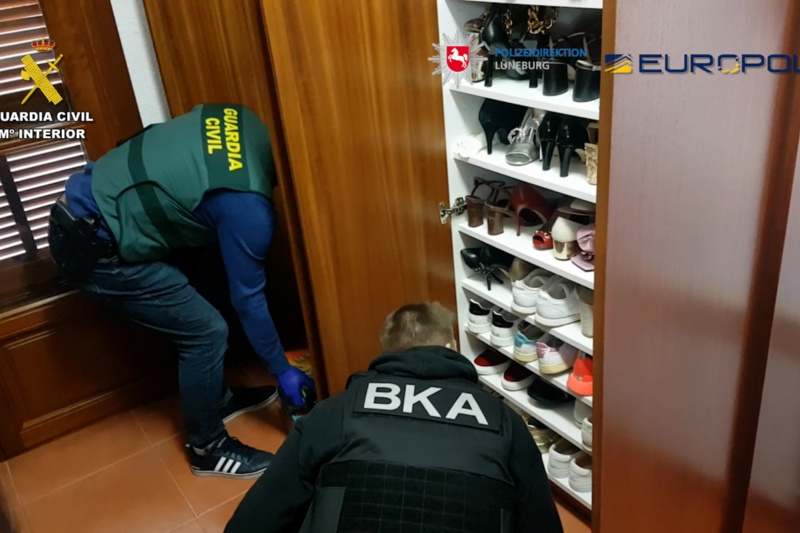 Detenidas dos personas que habrían estafado 146 millones de euros a ciudadanos alemanes mediante una cooperativa de consumidores