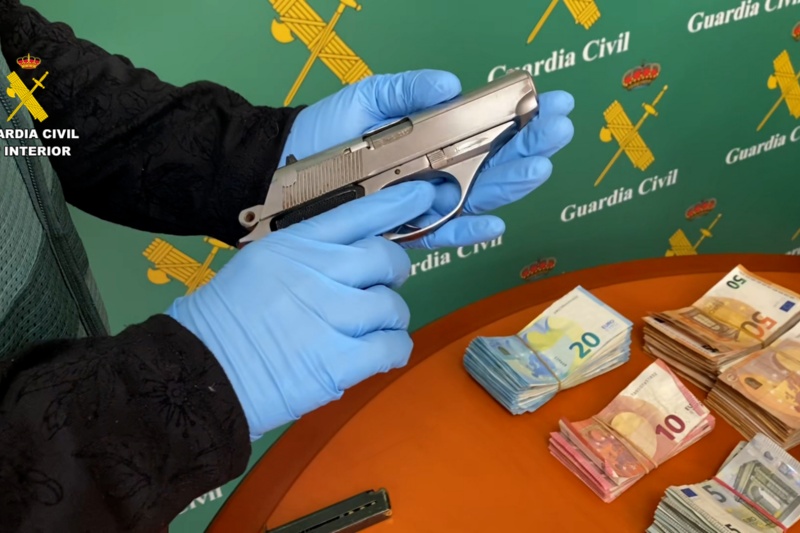 Detenidas en Málaga y Valencia cuatro personas por vender armas a organizaciones criminales